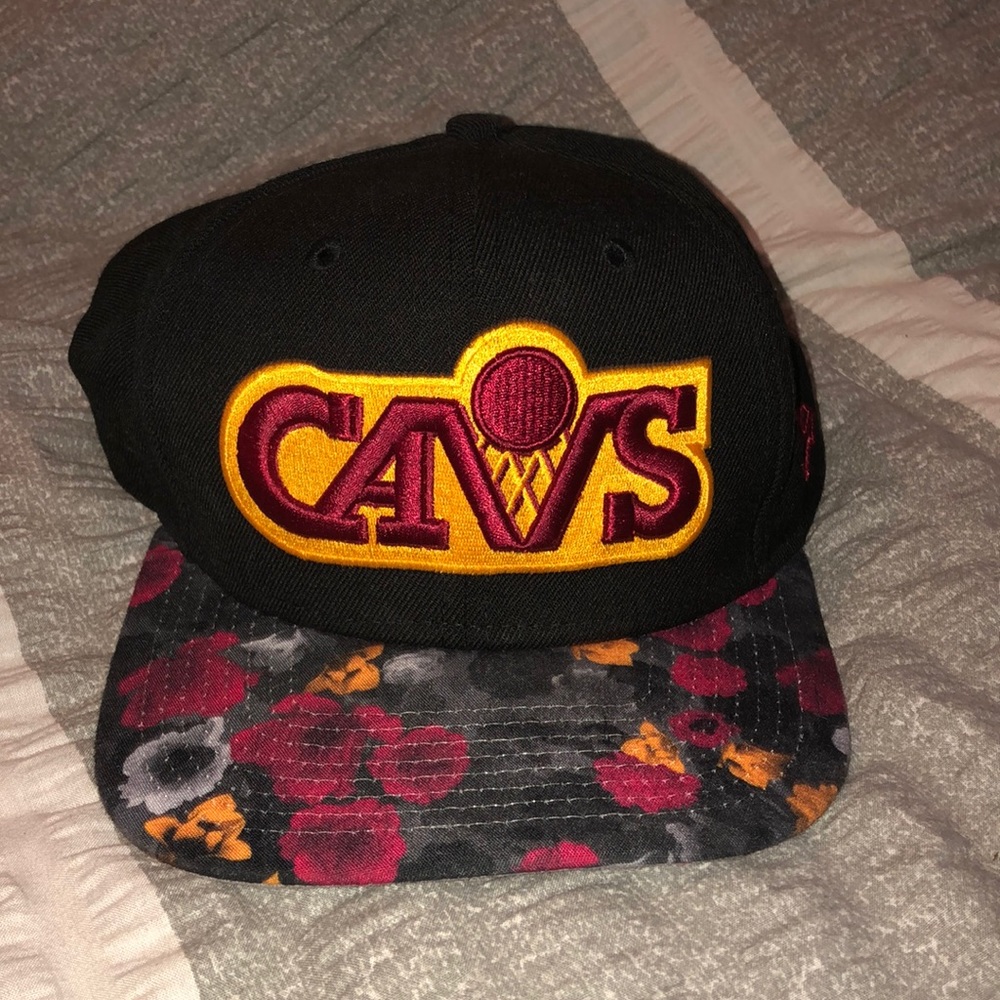 New Era 9Fifty Cavs SnapBack Hawaiian Bill